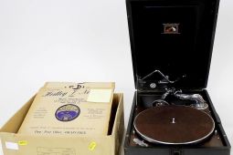 Šelakové gramodesky, gramofony, rozprodej sbírky