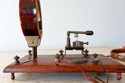 Starožitná krystalka, radiopřijímač z roku 1922