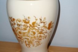 Pozlacená porcelánová váza