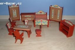 Starý nábytek pro panenky 