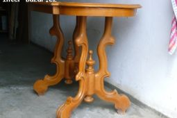 starožitný stůl 